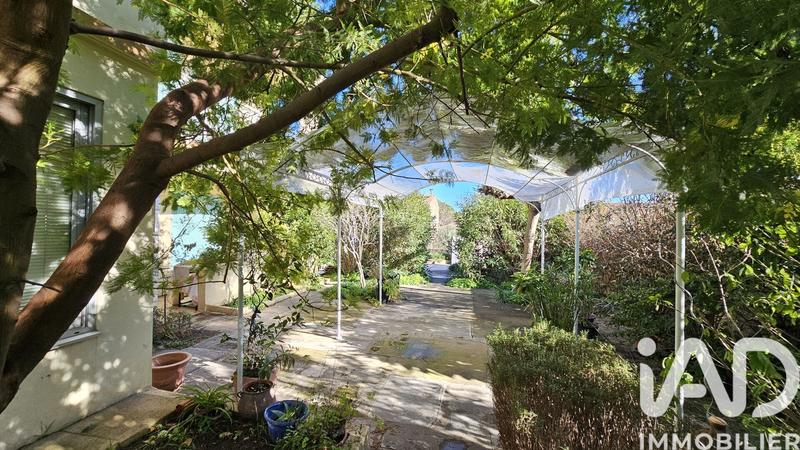 Maison - 195 m² - 9 pièces