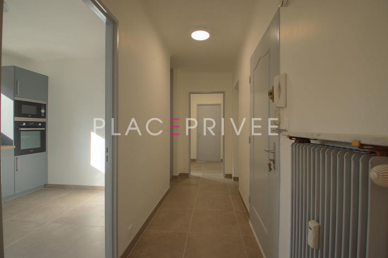 Appartement - 99 m² - 5 pièces