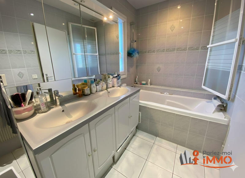 Villa - 95 m² - 5 pièces