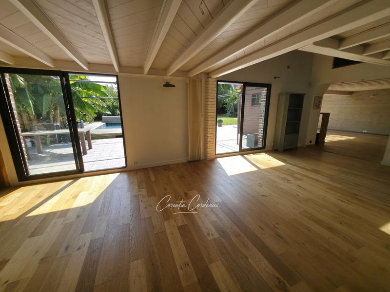 Propriété - 210 m² - 7 pièces