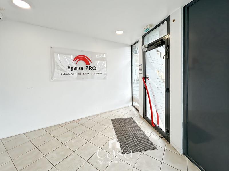 Local commercial - 130 m² - 1 pièce