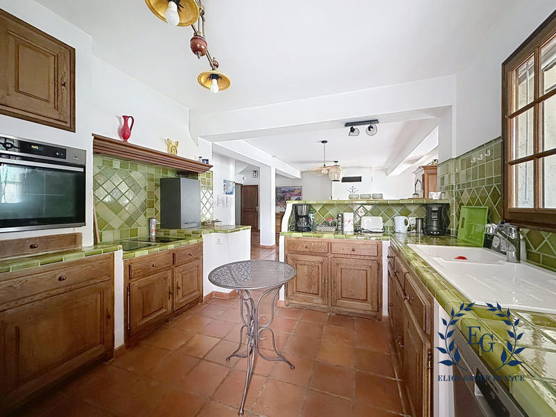 Bastide - 300 m² - 6 pièces