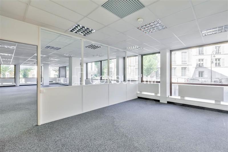 Bureau - 793 m²