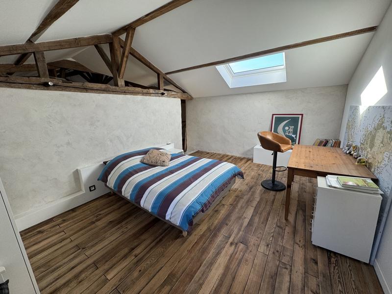 Maison - 250 m² - 6 pièces