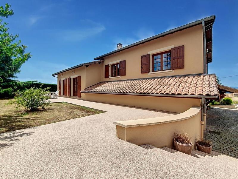 Maison - 271 m² - 5 pièces