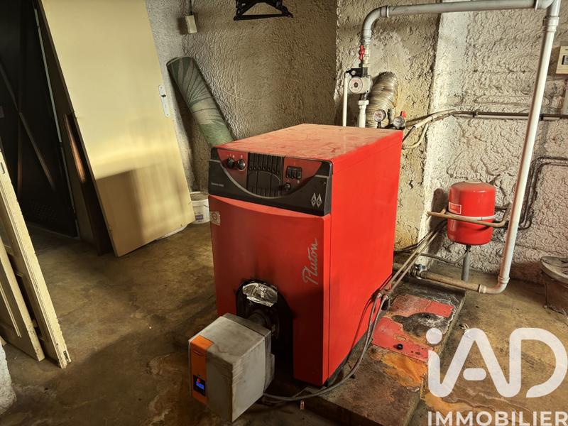 Maison - 250 m² - 7 pièces