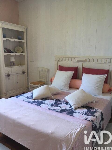 Maison - 1 000 m² - 30 pièces