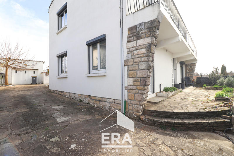 Maison - 140 m² - 8 pièces