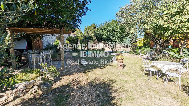 Maison - 296 m² - 9 pièces