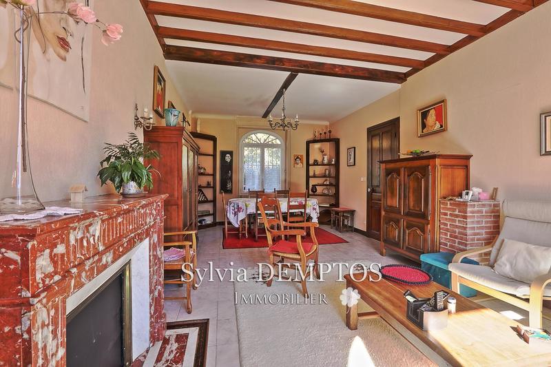 Maison - 273 m² - 12 pièces