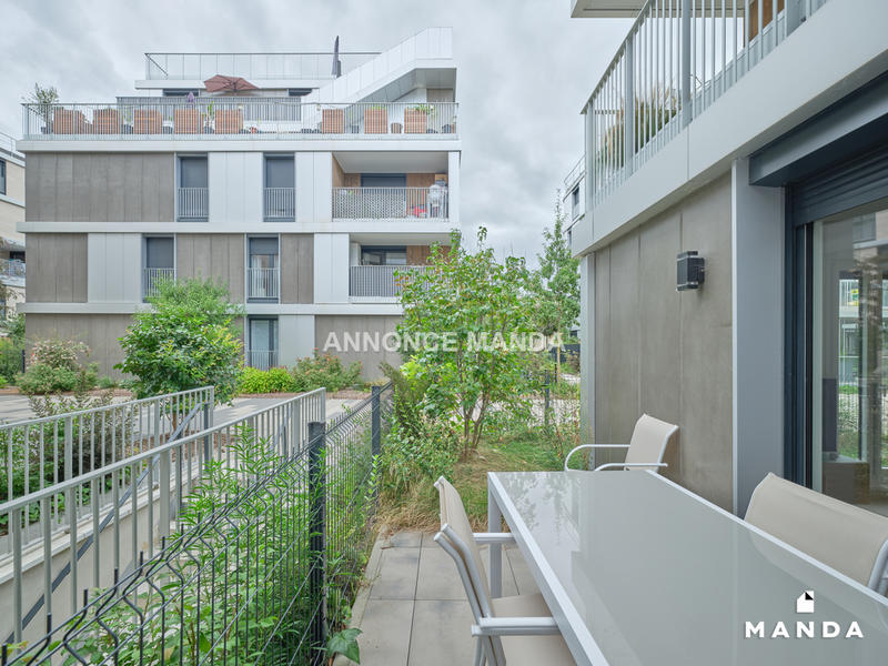 Chambre - 14 m² - 5 pièces