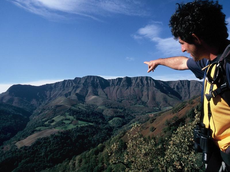 Randonnée accompagnée Mendi Gaiak : rando-pelote sur les collines