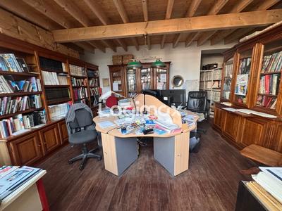 Maison - 200 m² - 5 pièces