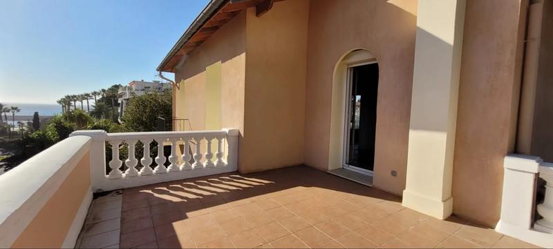 Maison - 315 m² - 10 pièces