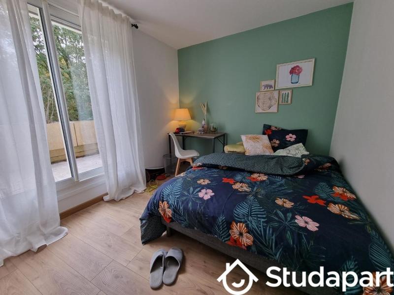 Chambre - 11 m² - 1 pièce