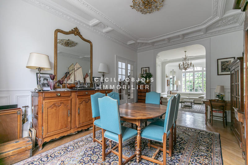 Maison - 272 m² - 11 pièces