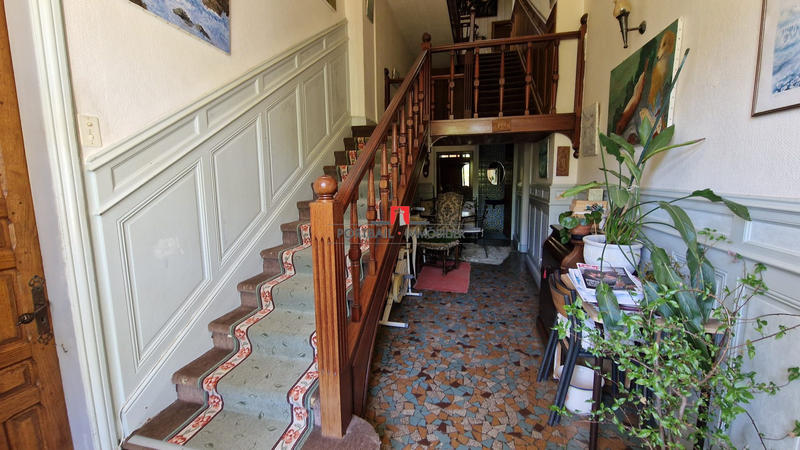 Maison - 354 m² - 10 pièces