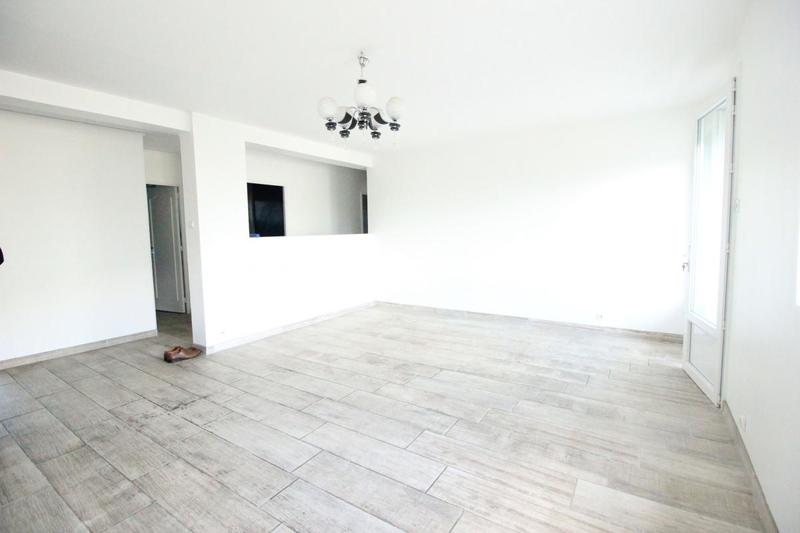 Appartement - 81 m² - 7 pièces