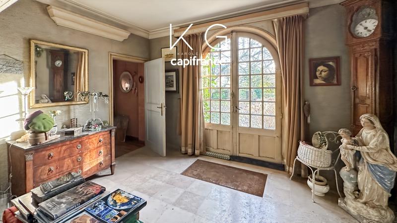 Propriété - 230 m² - 10 pièces