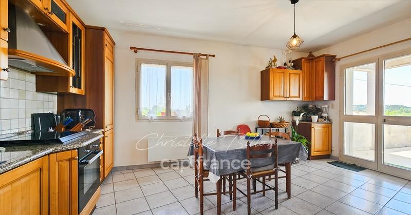 Villa - 246 m² - 10 pièces