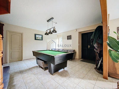 Maison - 235 m² - 6 pièces