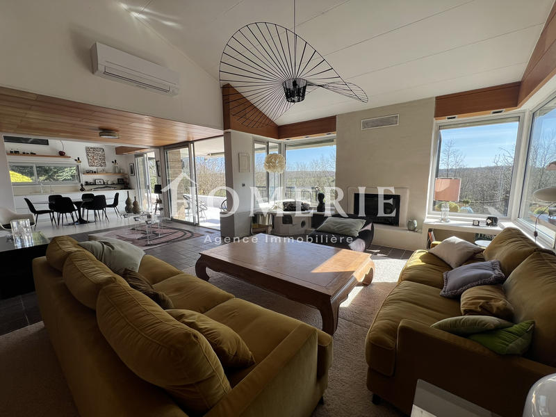 Maison - 215 m² - 7 pièces