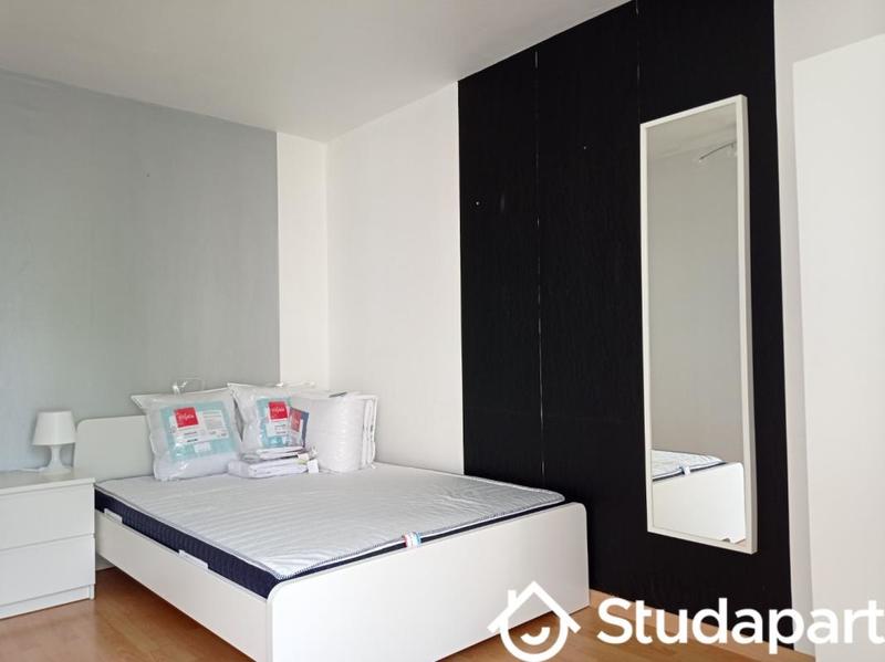 Chambre - 11 m² - 1 pièce