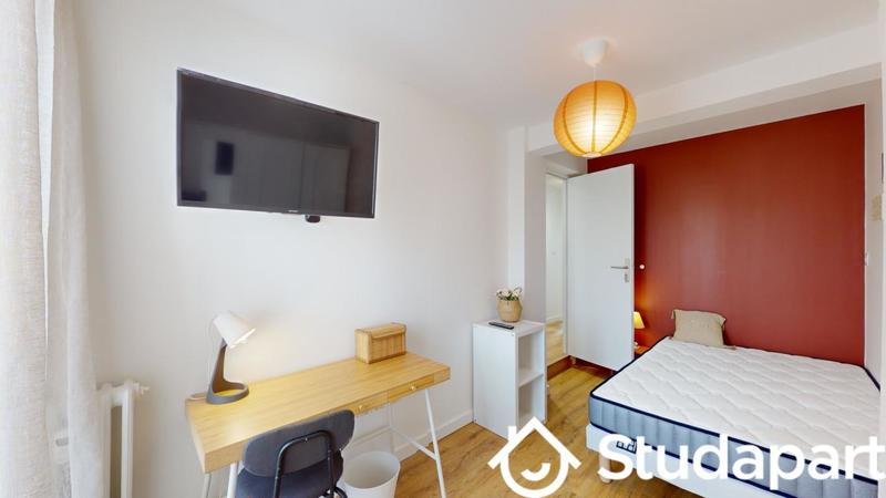 Chambre - 11 m² - 1 pièce