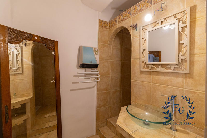 Appartement - 90 m² - 3 pièces