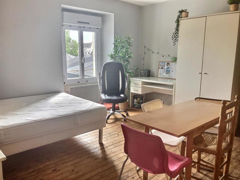Studio - 120 m² - 7 pièces