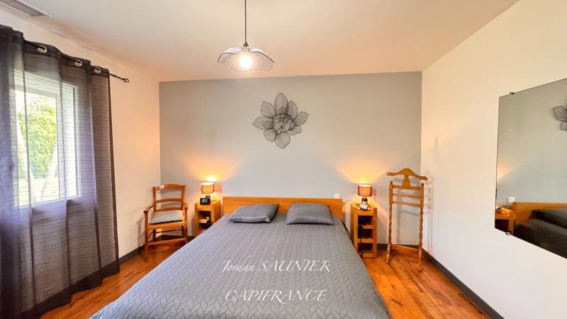 Propriété - 305 m² - 8 pièces