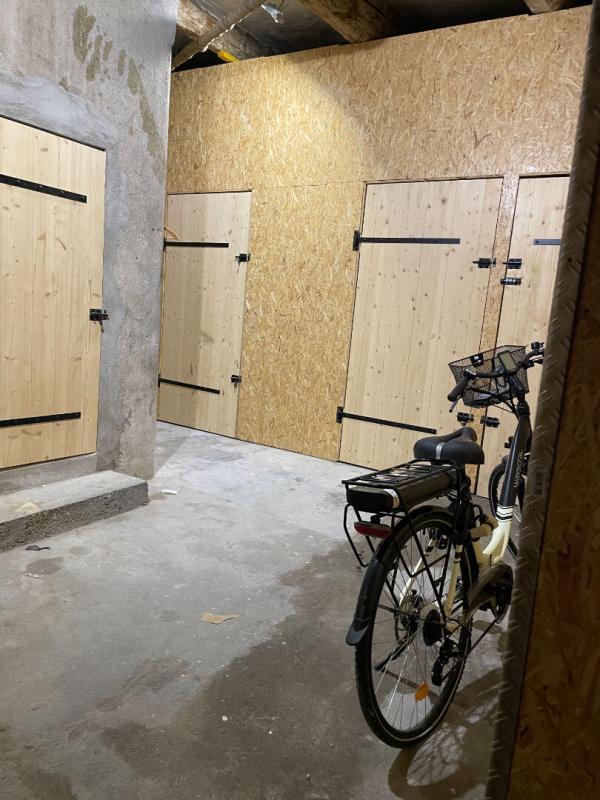 Parking / Garage - 123 m²