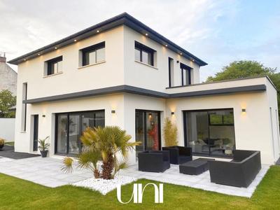 Maison - 141 m² - 5 pièces