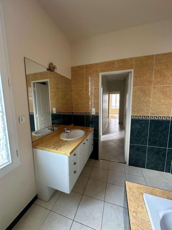 Appartement - 95 m² - 3 pièces