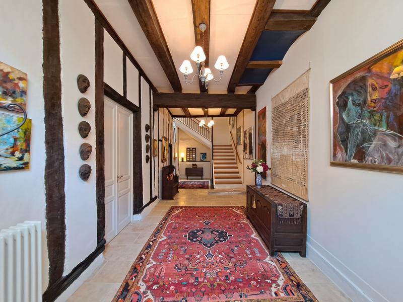 Maison - 554 m² - 13 pièces