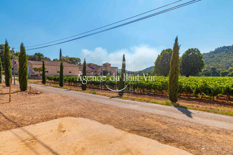 Château - 5 000 m² - 15 pièces