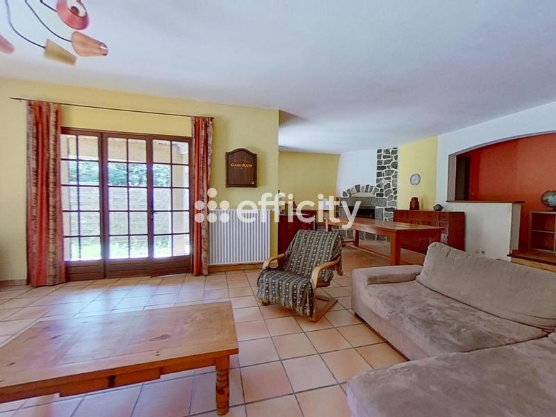 Maison - 225 m² - 9 pièces