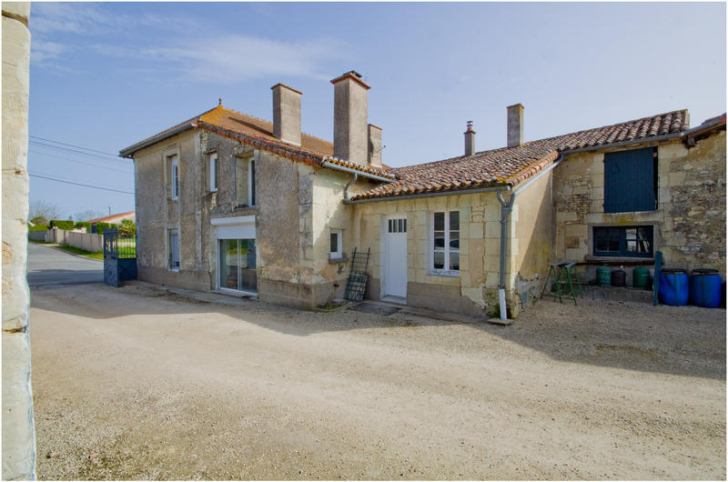Maison en pierre - 180 m² - 7 pièces