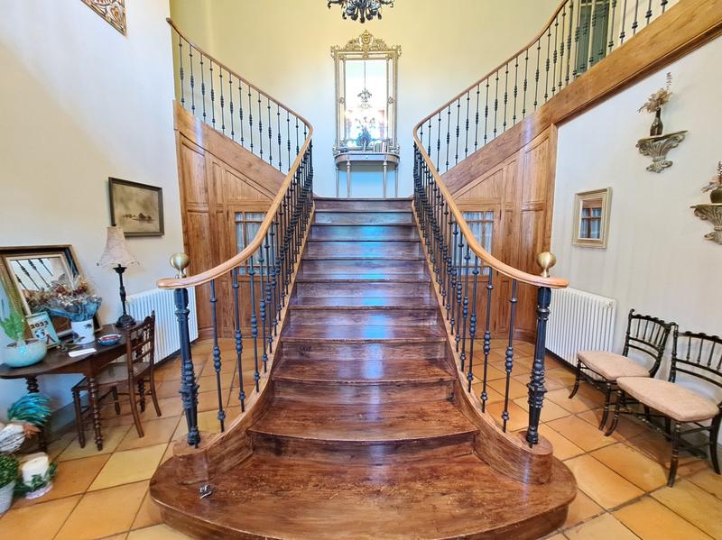 Maison - 520 m² - 18 pièces