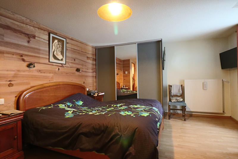 Propriété - 324 m² - 14 pièces