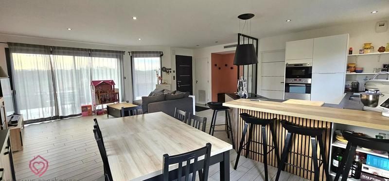 Maison - 122 m² - 5 pièces