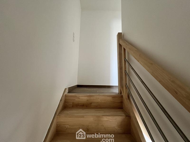 Maison - 90 m² - 5 pièces