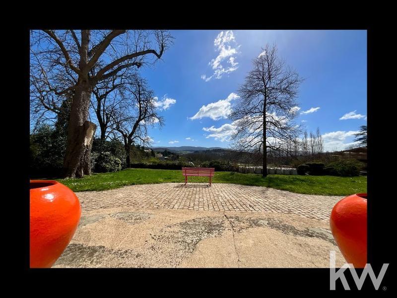 Maison - 445 m² - 9 pièces