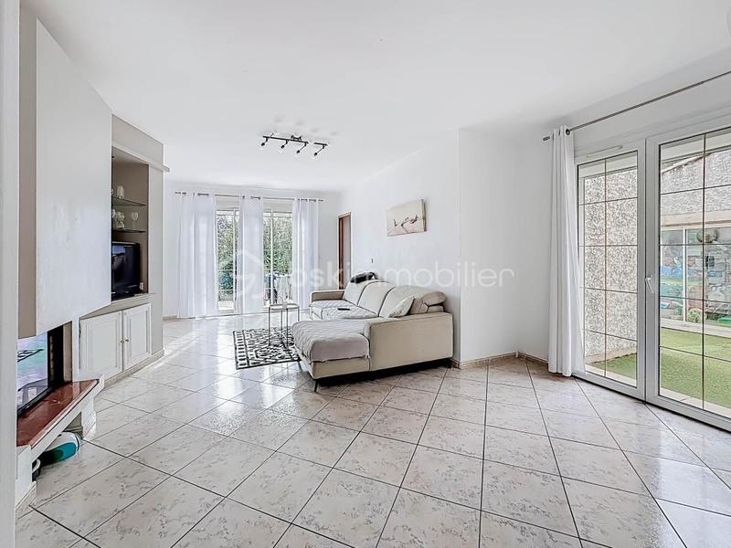 Villa - 210 m² - 6 pièces