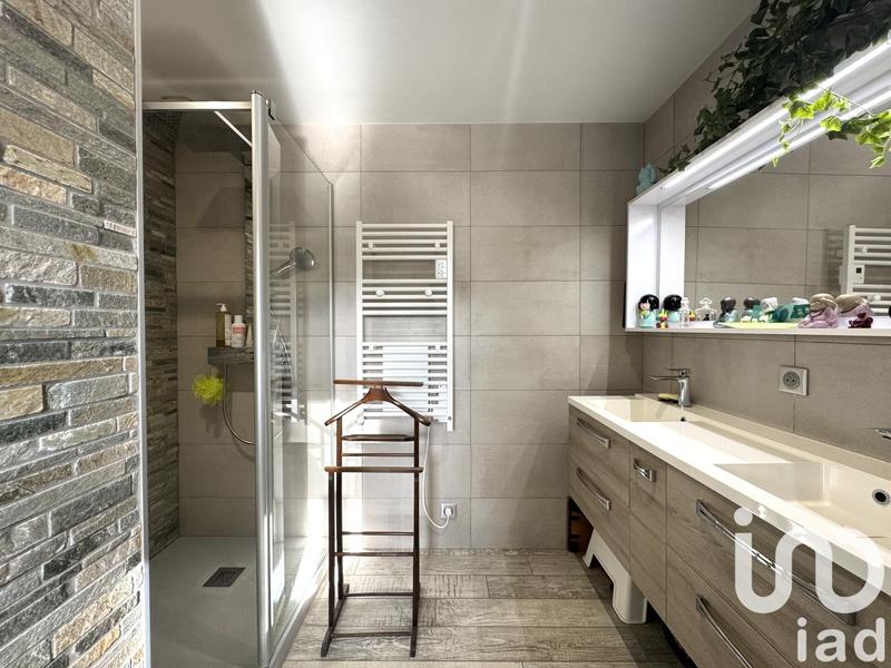 Maison - 200 m² - 6 pièces