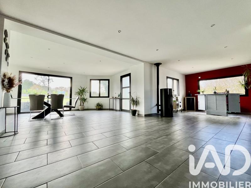 Maison - 140 m² - 5 pièces