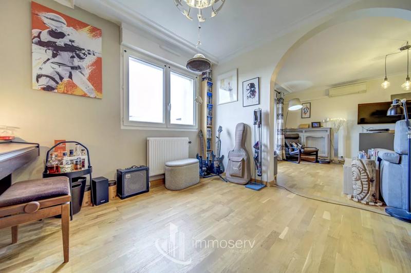 Appartement - 92 m² - 6 pièces