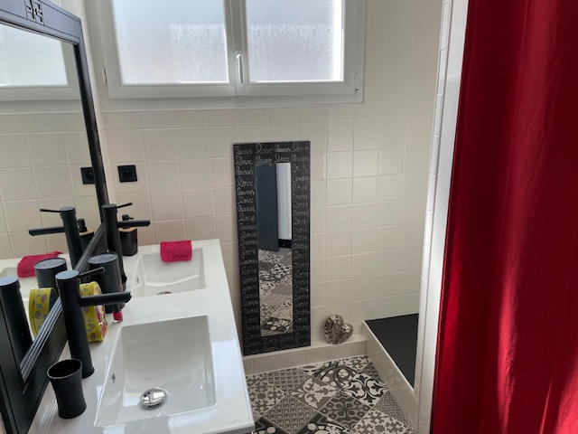 Appartement - 100 m² - 5 pièces