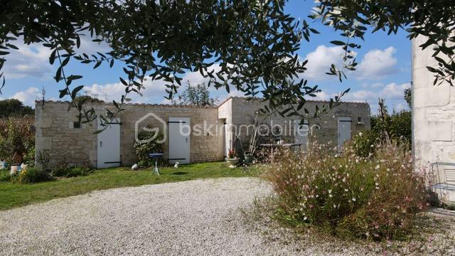 Maison - 235 m² - 7 pièces