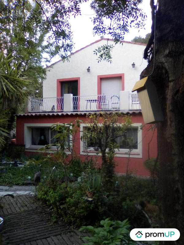 Maison - 300 m² - 12 pièces